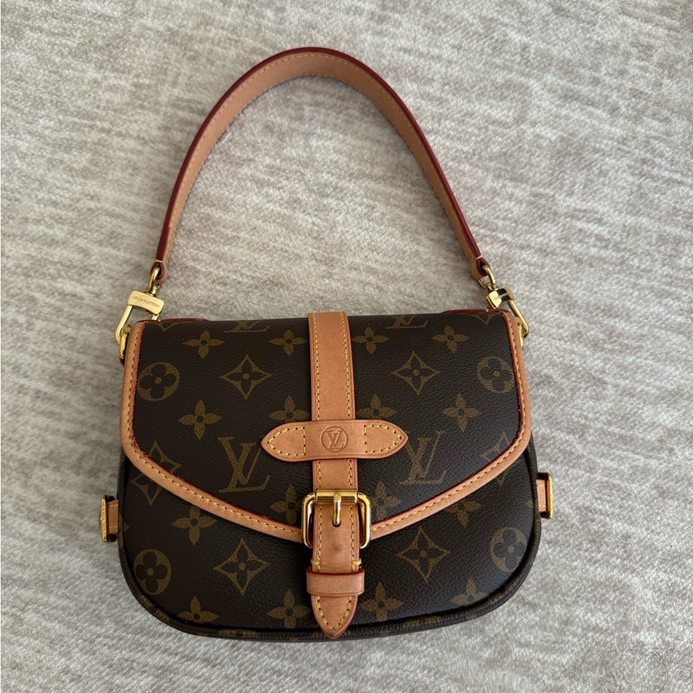 Louis Vuitton authentic shoulder bag